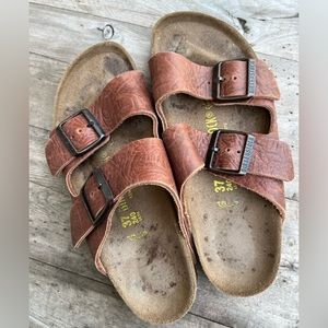 Vintage Birkenstocks - patterned leather
